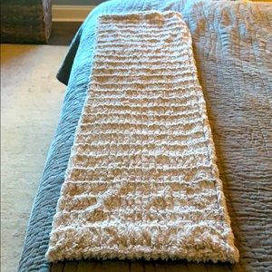 (2) Faux fur wrap
